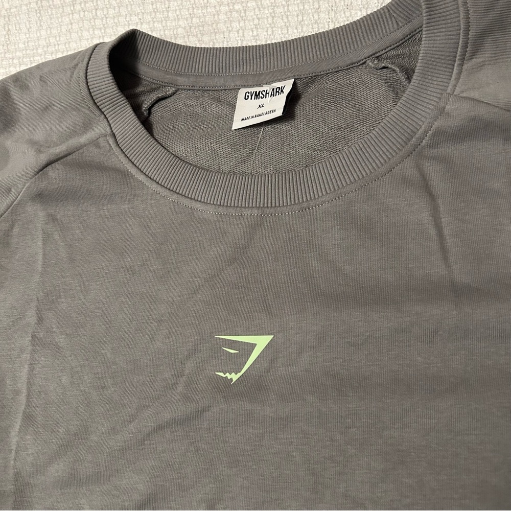 Gymshark Long Sleeve Sweatshirt Style Crop top - Picture 2 of 3
